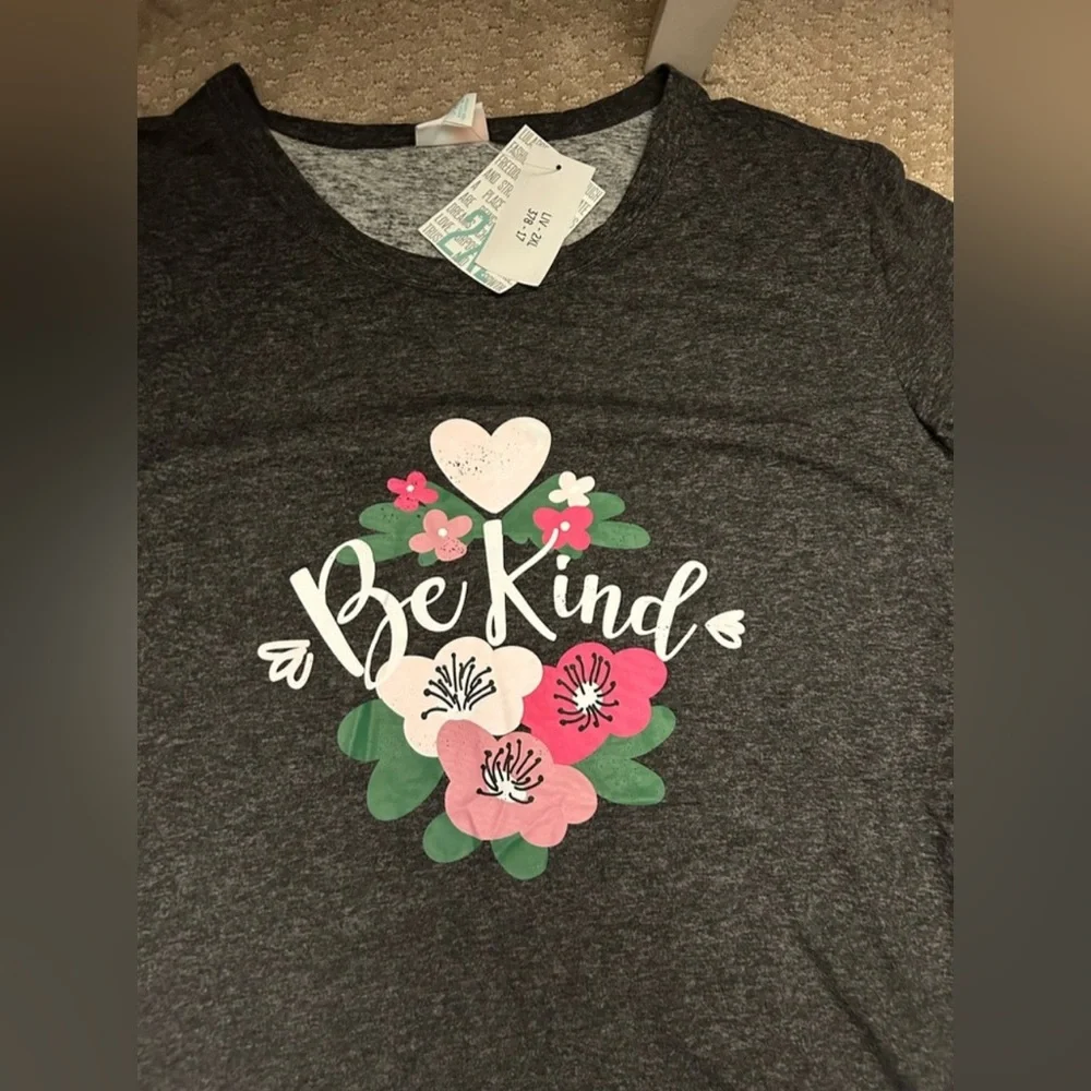 LuLaRoe Liv.  NWT.  Size 2XL.  “Be Kind” Super adorable! Great colors! - Picture 2 of 3